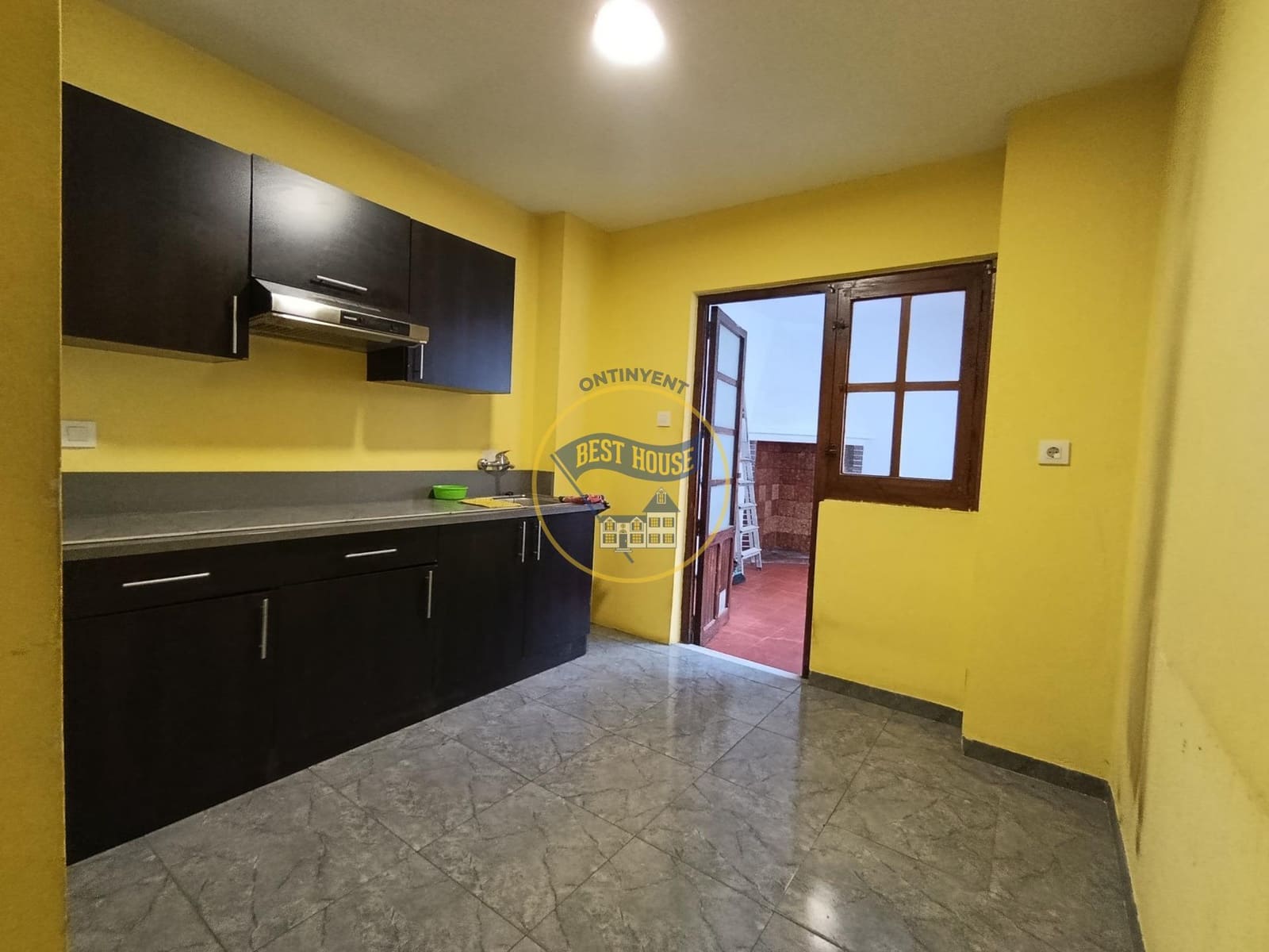 5 bedroom Flat for sale in Ontinyent - € 120,000 (Ref: 9748180)