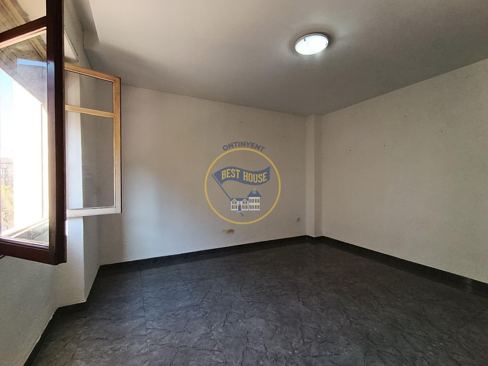 5 bedroom Flat for sale in Ontinyent - € 120,000 (Ref: 9748180)