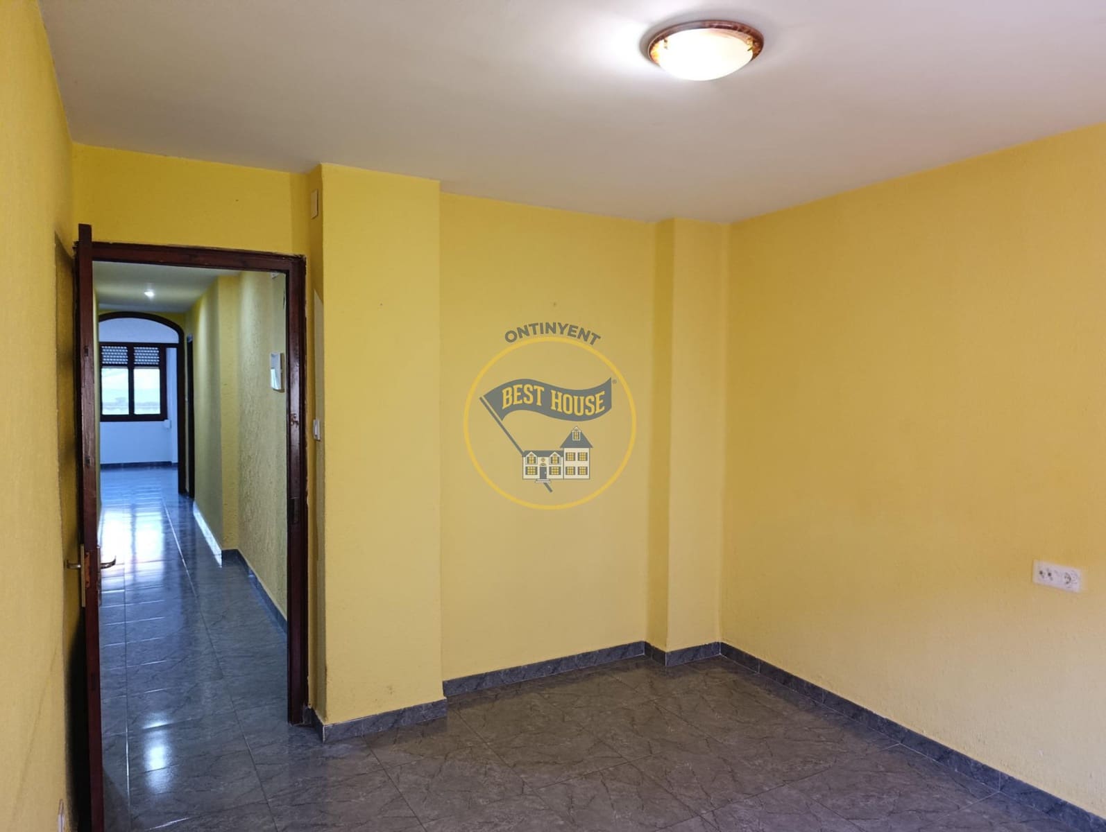 5 bedroom Flat for sale in Ontinyent - € 120,000 (Ref: 9748180)