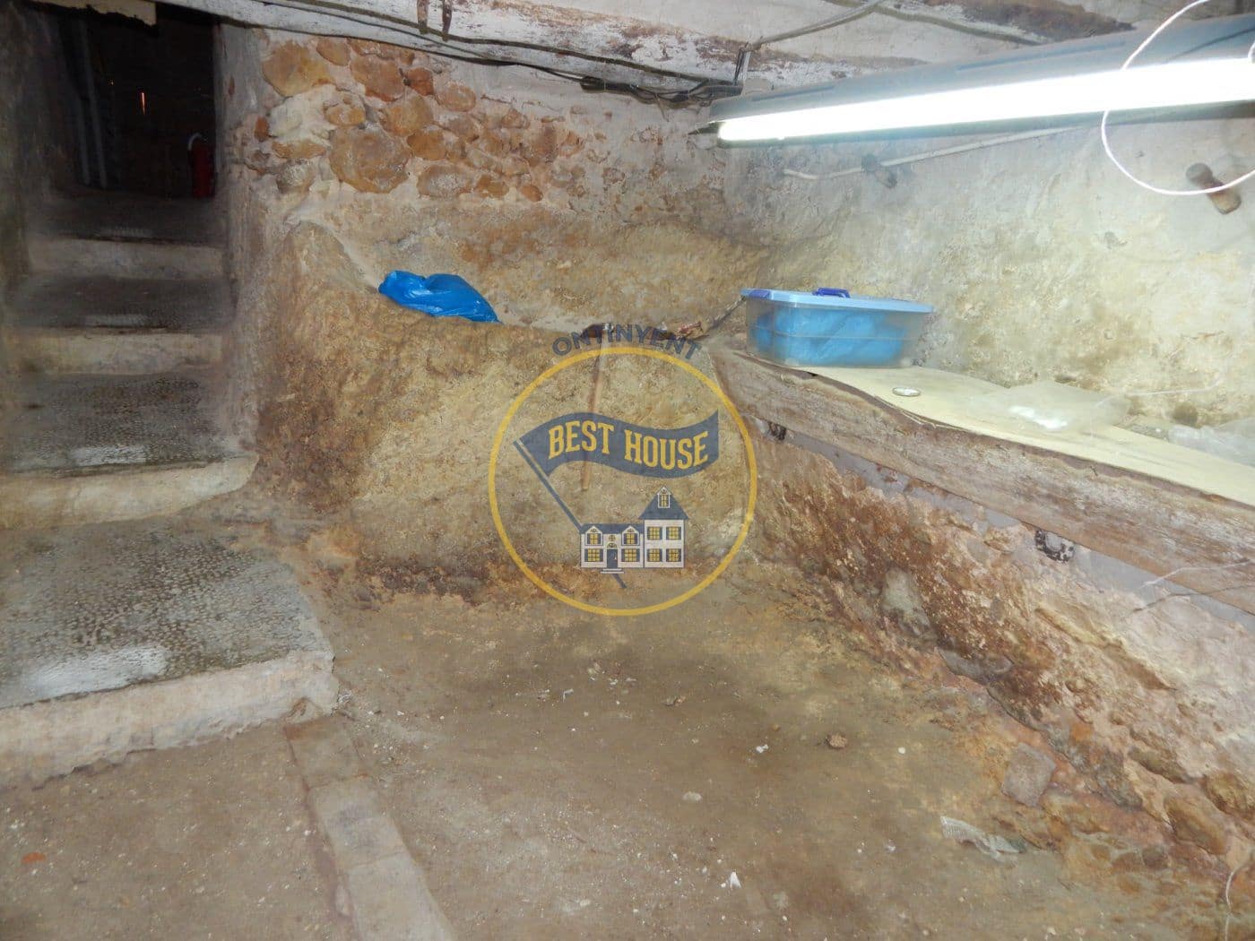 6 soveværelse Byhus til salg i Bocairent - € 45.000 (Ref: 9786814)