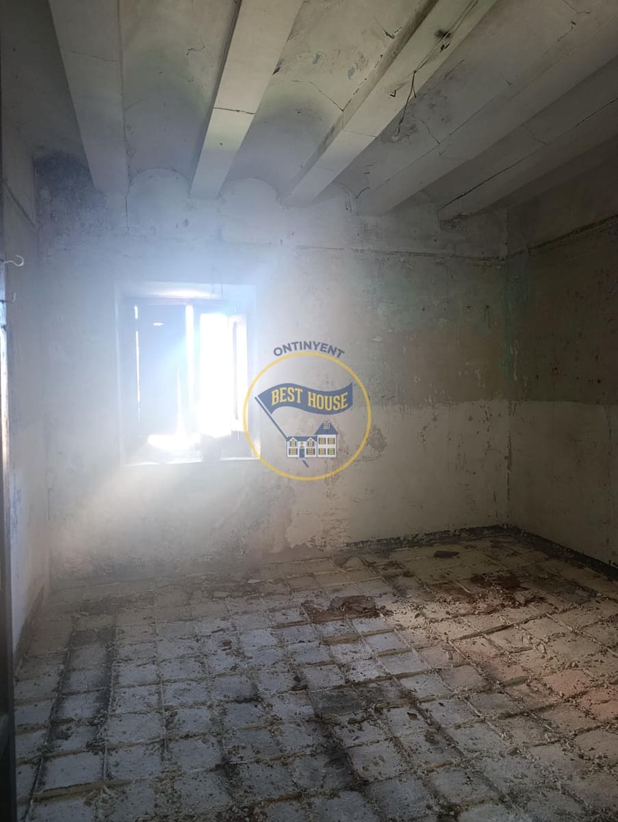 6 soveværelse Byhus til salg i Bocairent - € 45.000 (Ref: 9786814)
