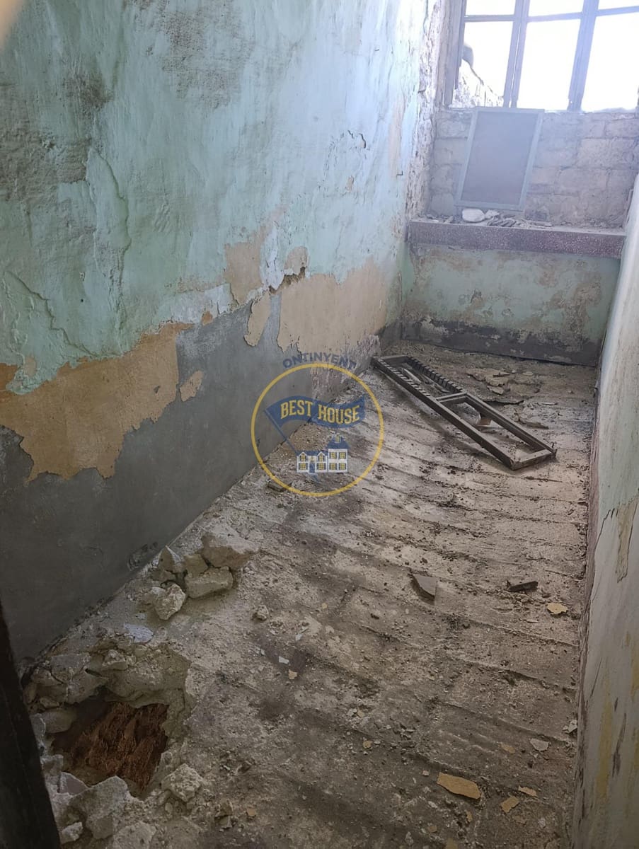 6 soveværelse Byhus til salg i Bocairent - € 45.000 (Ref: 9786814)