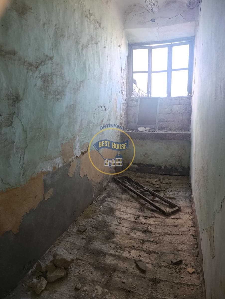 6 soveværelse Byhus til salg i Bocairent - € 45.000 (Ref: 9786814)