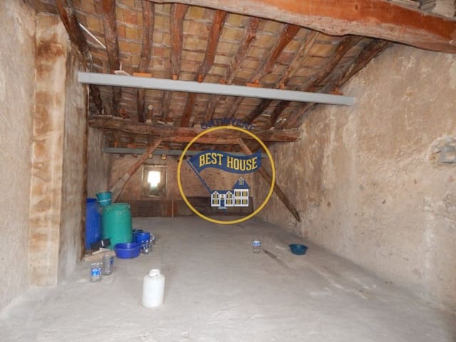 6 soverom Hus til salgs i Bocairent - € 45 000 (Ref: 9786814)