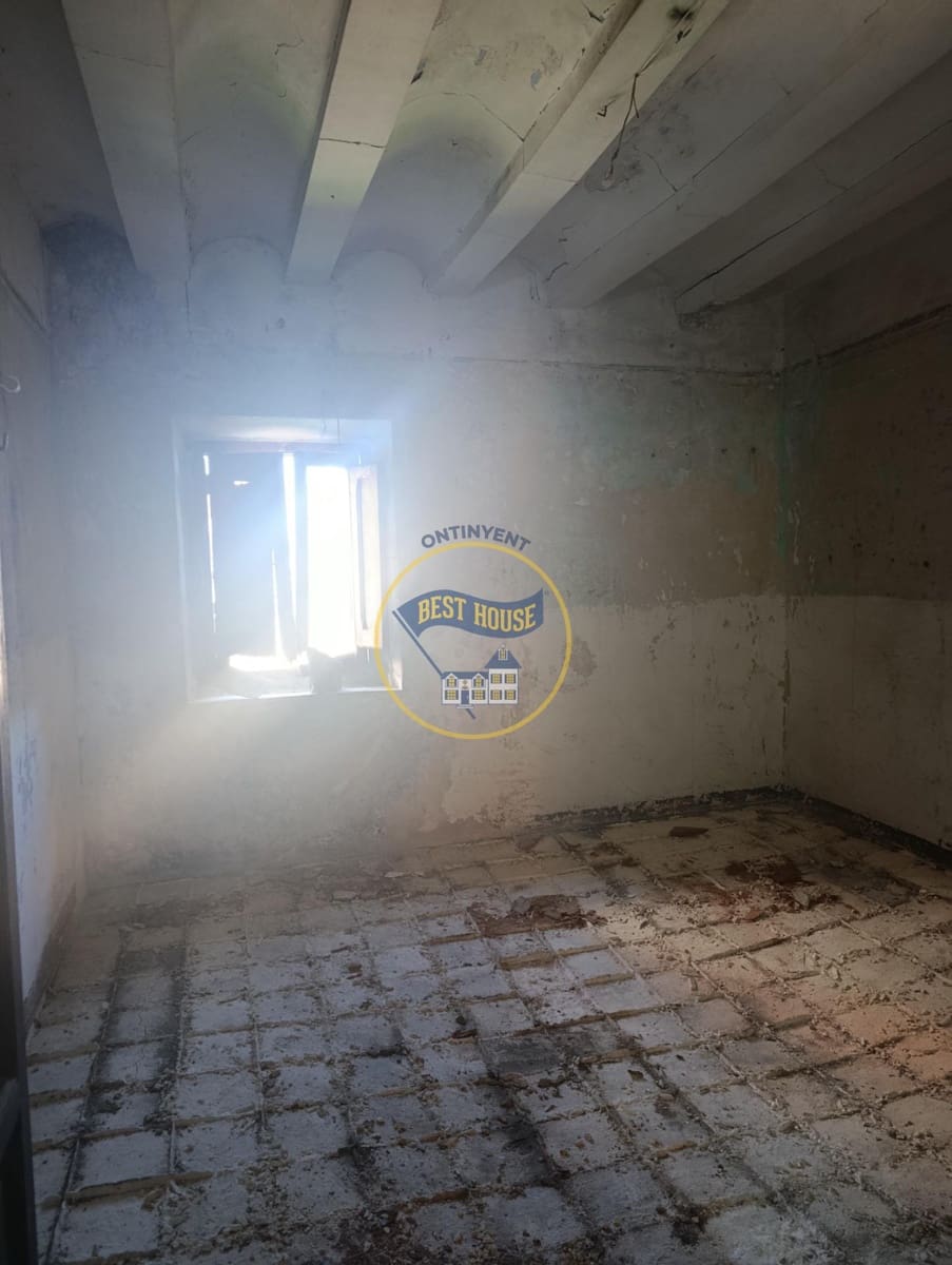 6 soveværelse Byhus til salg i Bocairent - € 45.000 (Ref: 9786814)