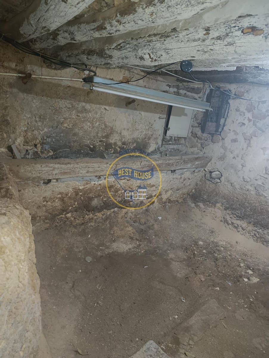 6 soveværelse Byhus til salg i Bocairent - € 45.000 (Ref: 9786814)