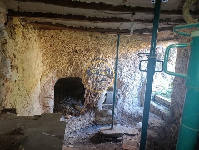 6 soverom Hus til salgs i Bocairent - € 45 000 (Ref: 9786814)