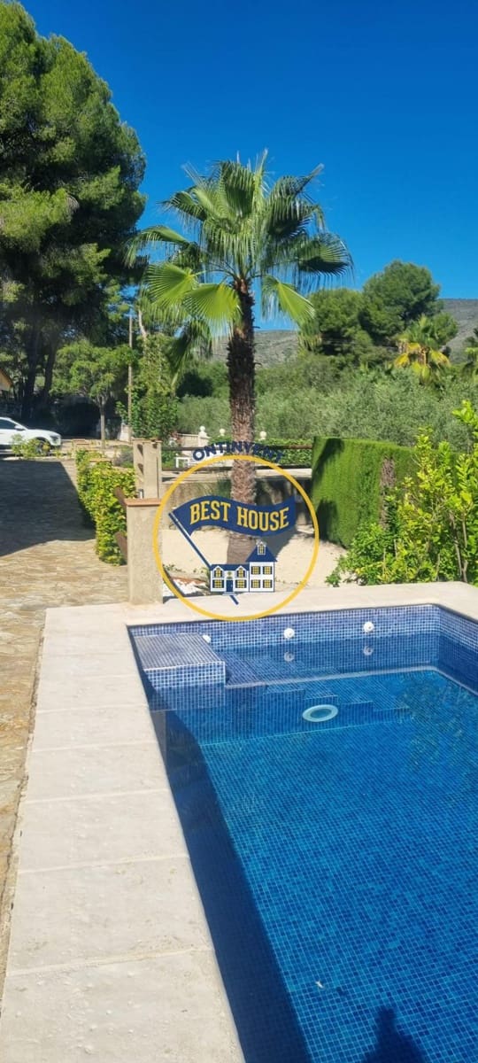 3 bedroom Villa for sale in Ontinyent with pool - € 300,000 (Ref: 9797308)