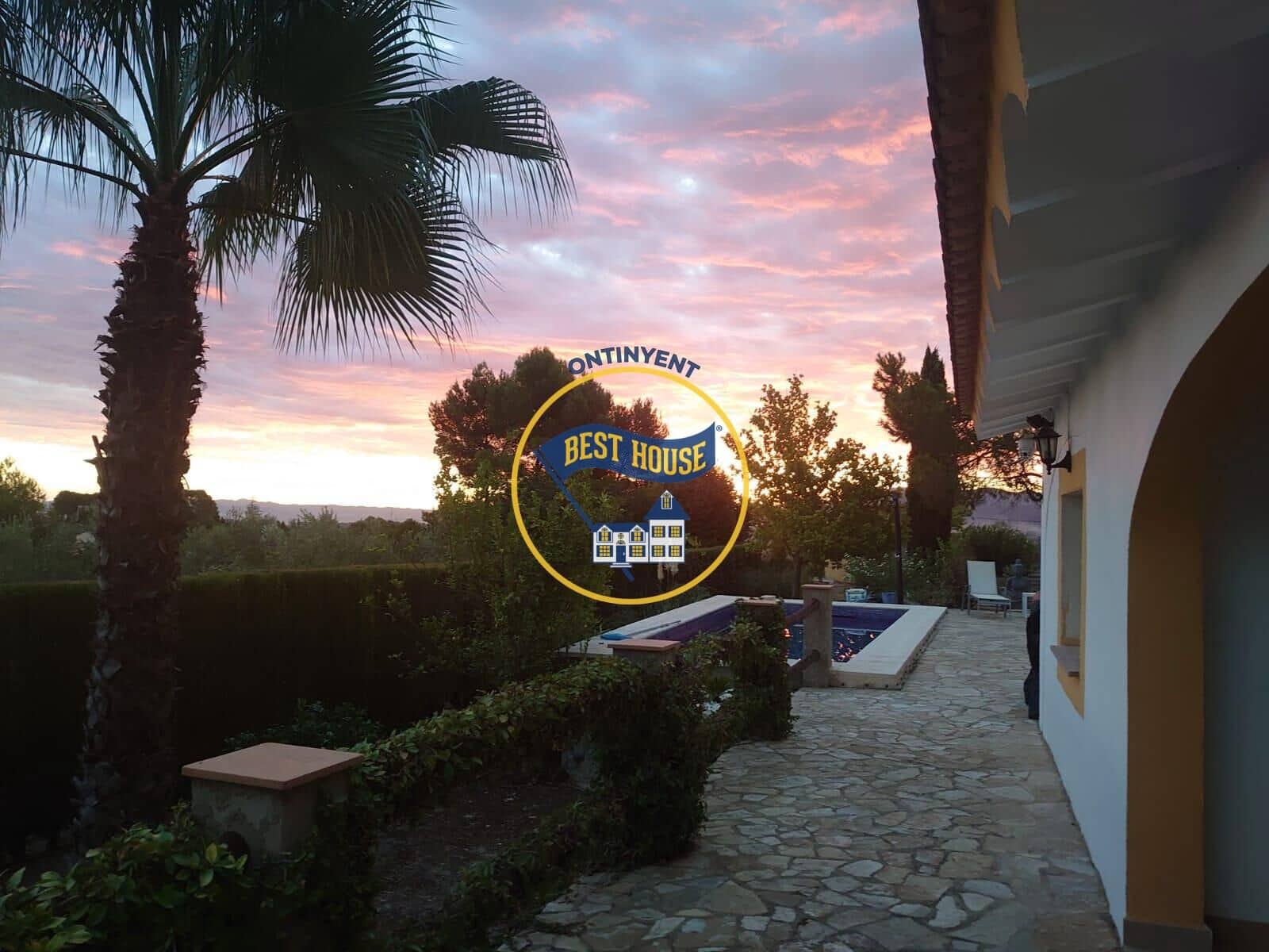 3 bedroom Villa for sale in Ontinyent with pool - € 300,000 (Ref: 9797308)