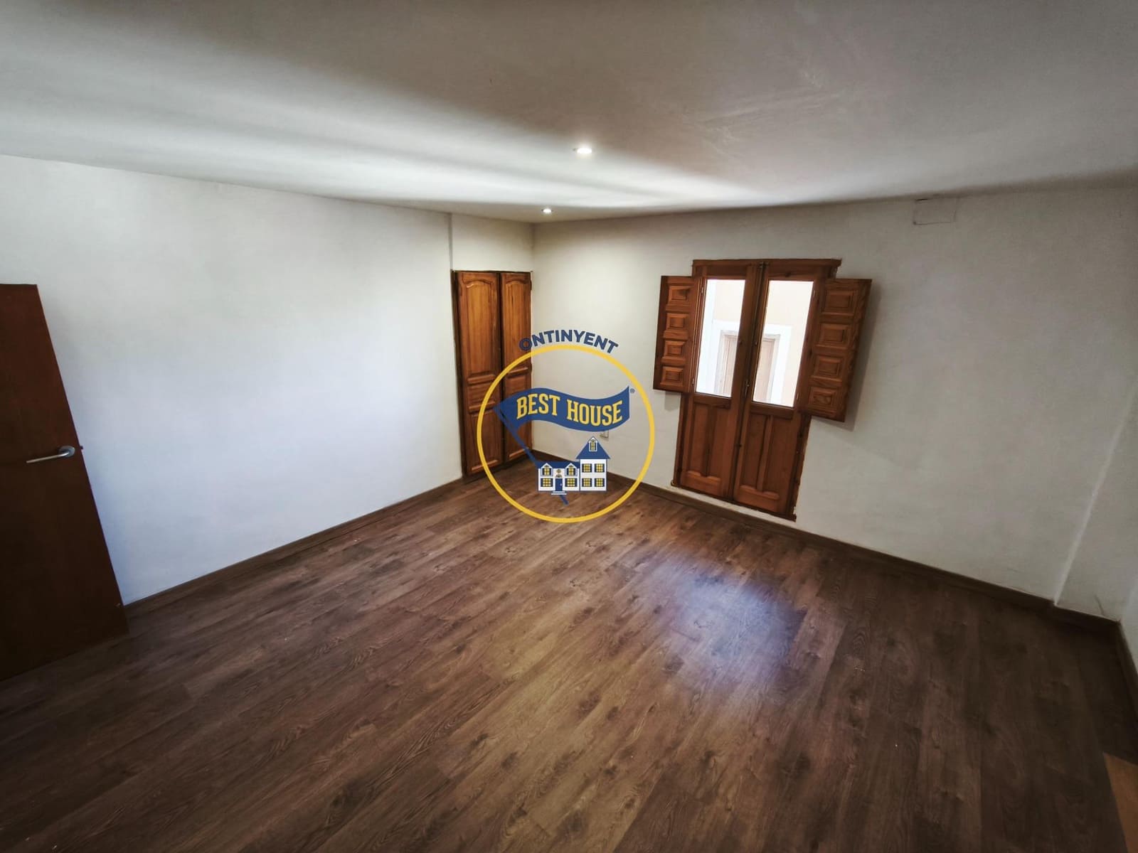 3 soverom Hus til salgs i Ontinyent - € 89 000 (Ref: 9851944)