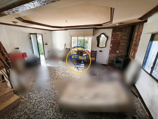 Chalet de 3 habitaciones en Ontinyent en venta con piscina garaje - 165.000 € (Ref: 9867141)