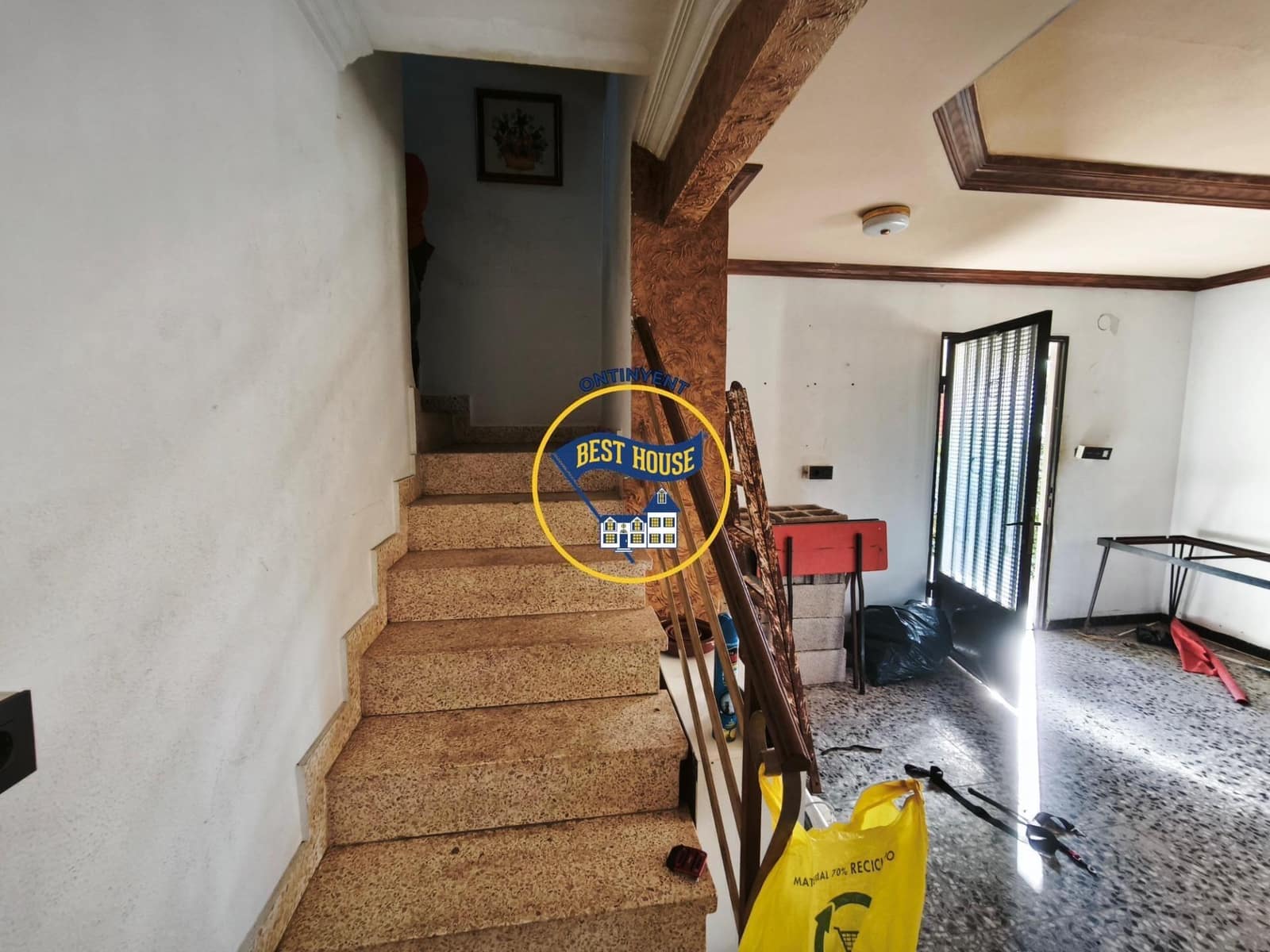 3 bedroom Villa for sale in Ontinyent with pool garage - € 165,000 (Ref: 9867141)