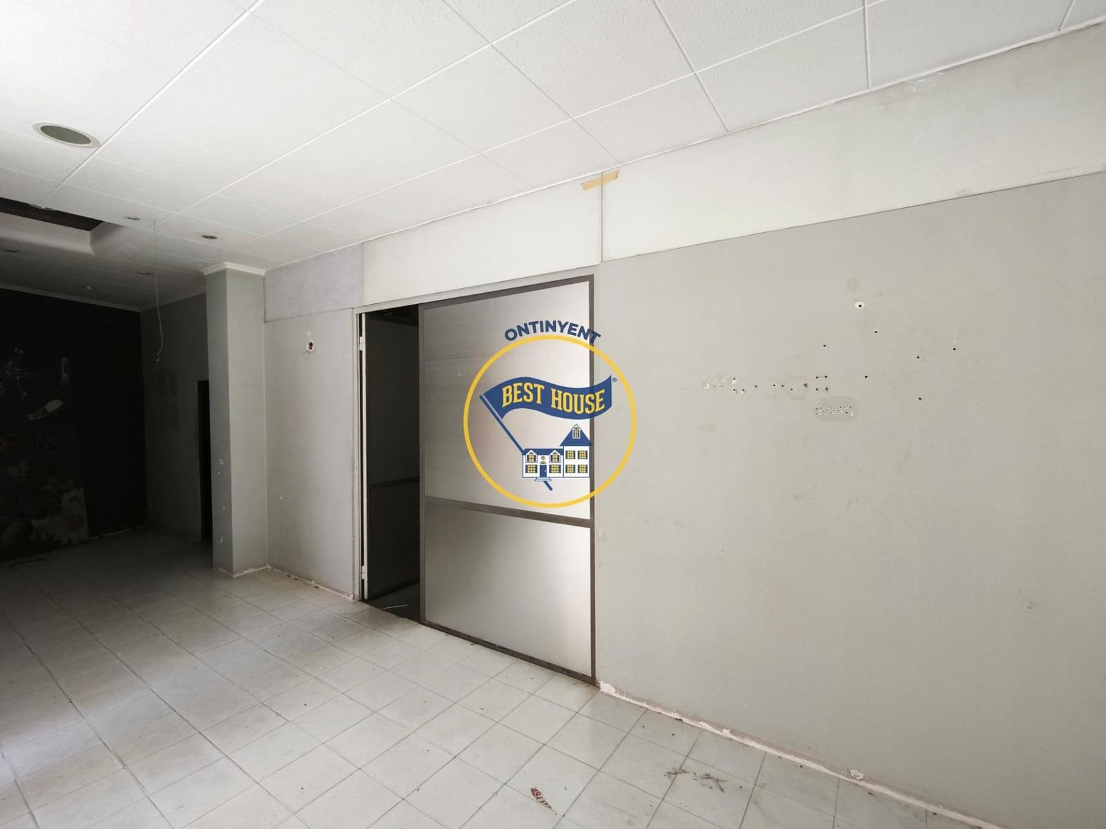 Kommersiell til salgs i Ontinyent - € 109 000 (Ref: 9885012)