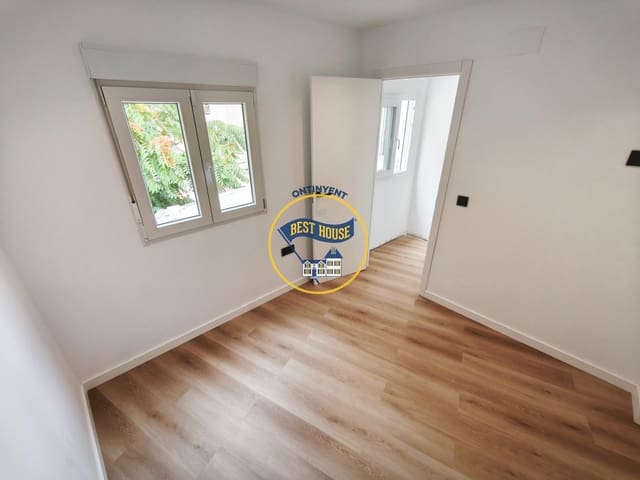 2 sovrum Lägenhet till salu i Ontinyent - 100 000 € (Ref: 9894070)