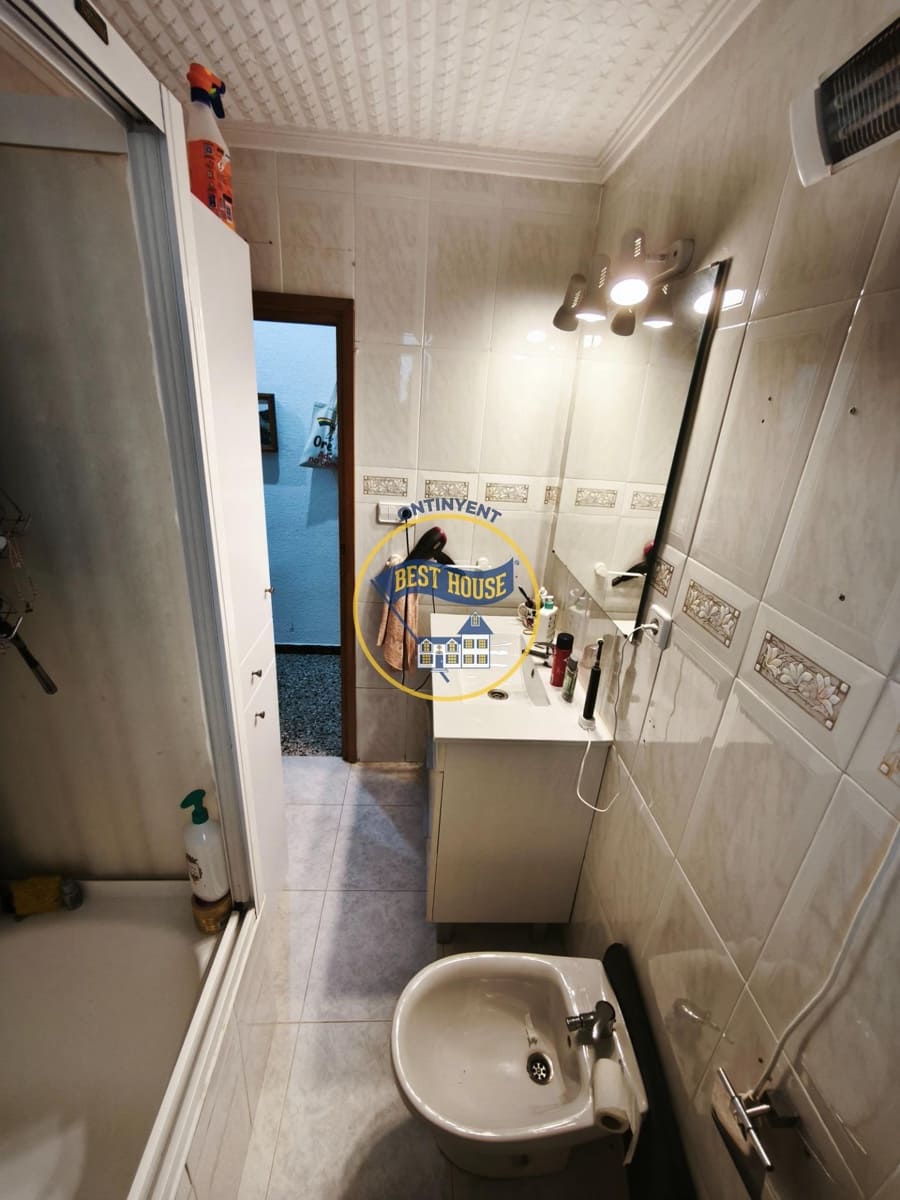 3 soveværelse Lejlighed til salg i Ontinyent - € 110.000 (Ref: 9899024)