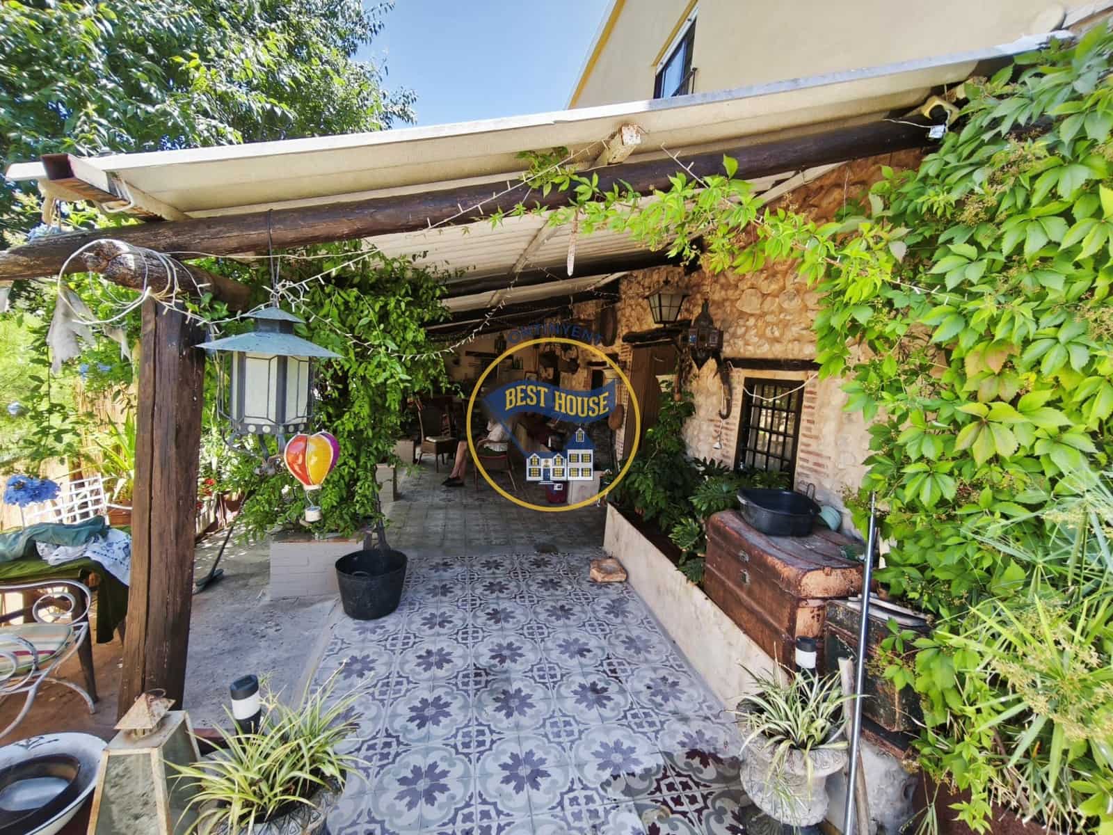 4 slaapkamer Villa te koop in Alcoy / Alcoi - € 198.000 (Ref: 9913338)