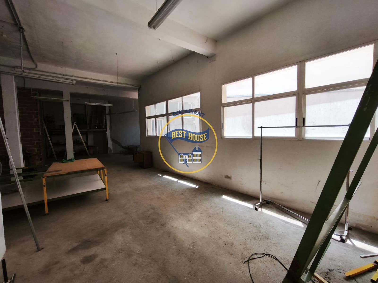 Kommersiell til salgs i Ontinyent - € 260 000 (Ref: 9924739)