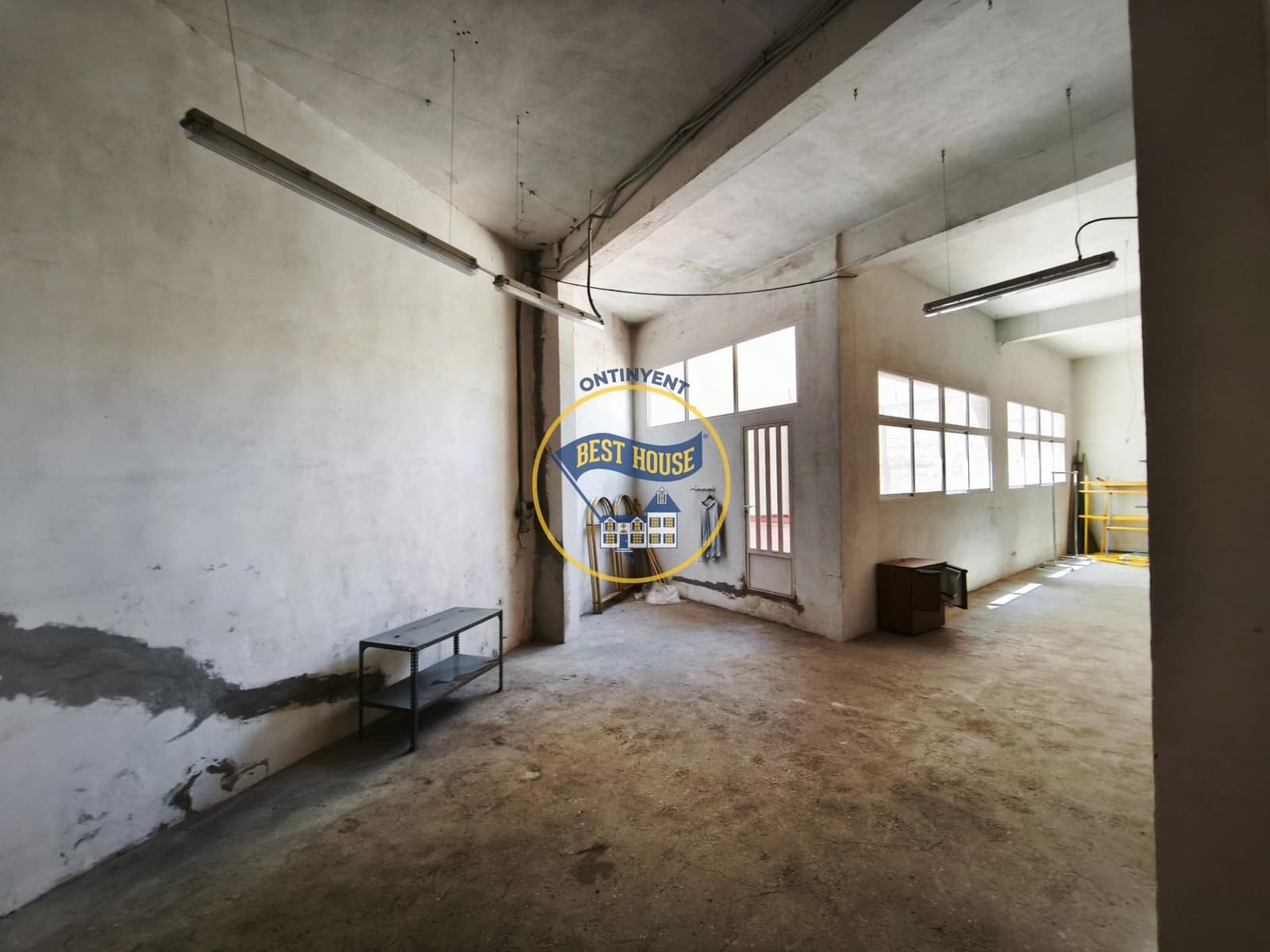 Kommersiell til salgs i Ontinyent - € 260 000 (Ref: 9924739)