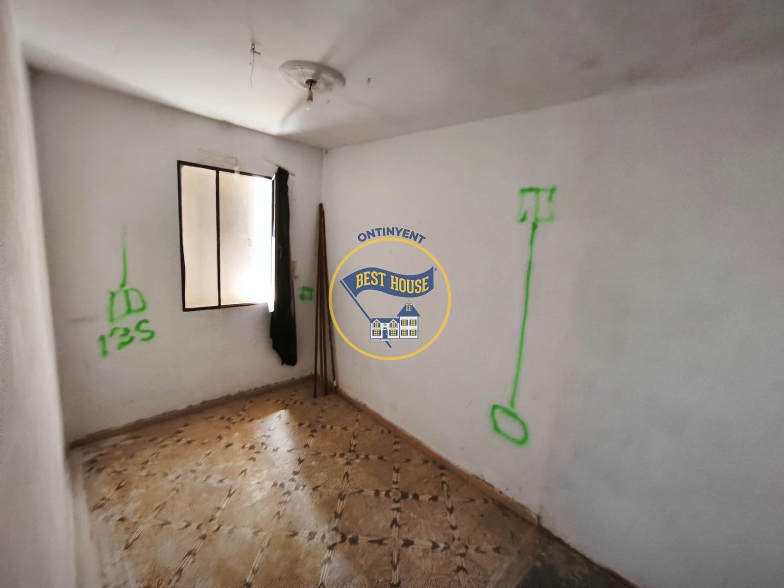 3 bedroom Flat for sale in Ontinyent - € 37,000 (Ref: 9924740)
