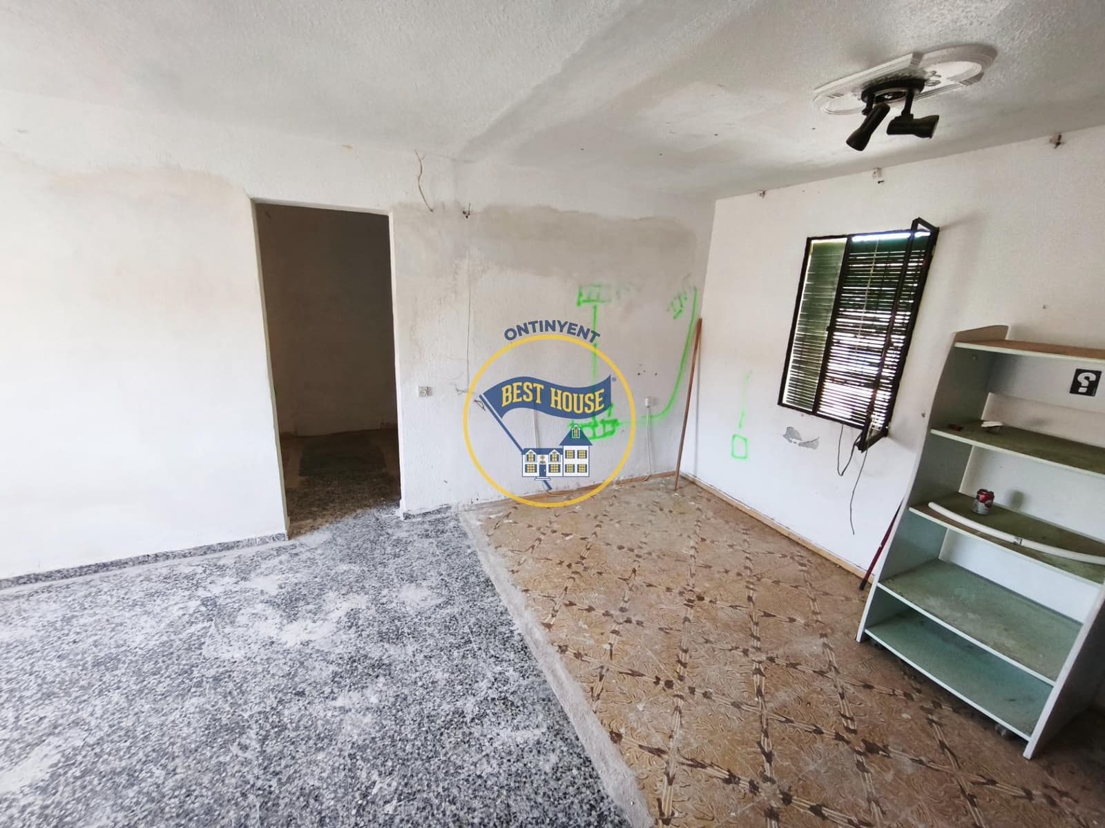 3 bedroom Flat for sale in Ontinyent - € 37,000 (Ref: 9924740)