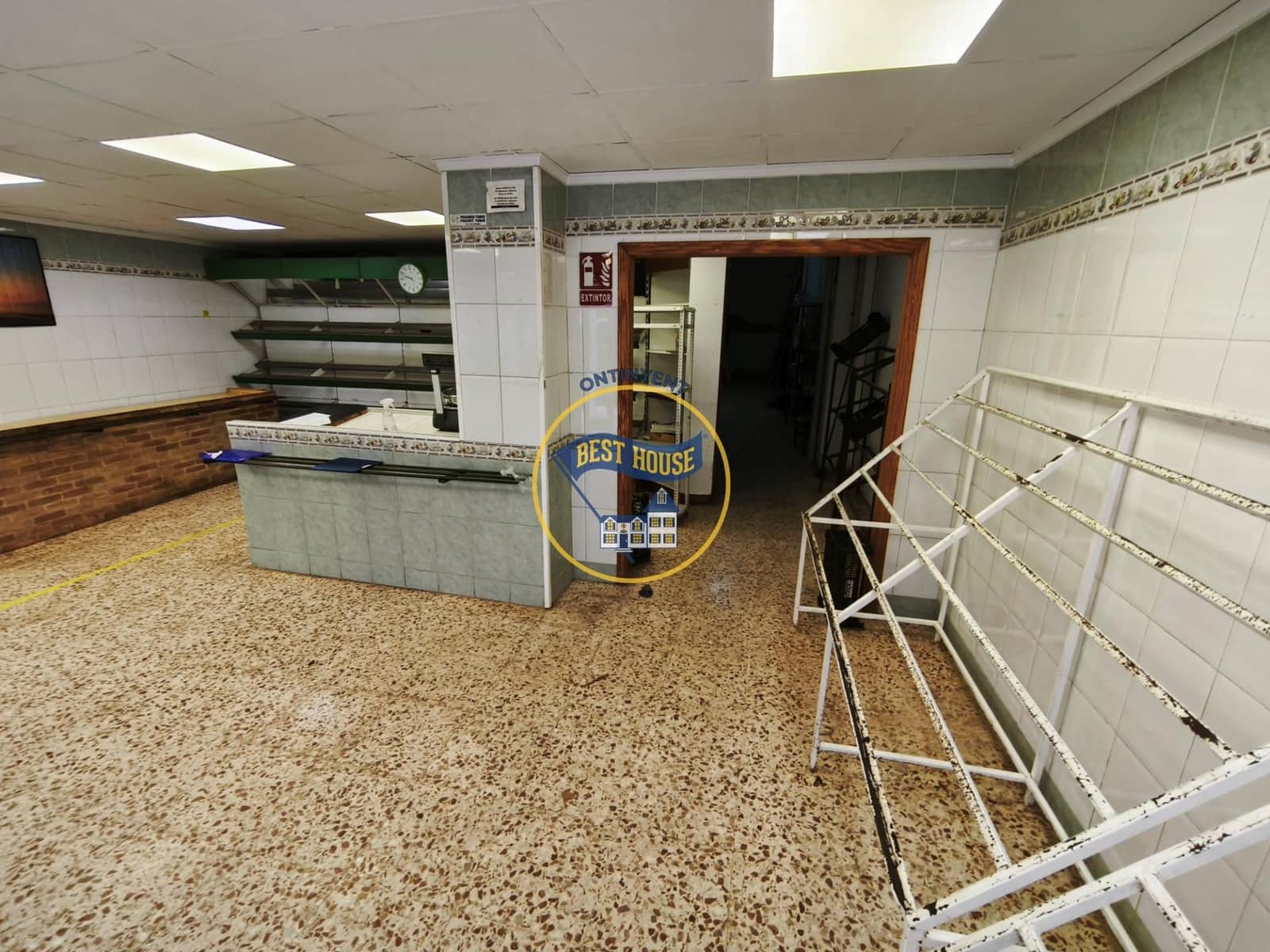 Commercial for sale in Bocairent - € 69,000 (Ref: 9924741)
