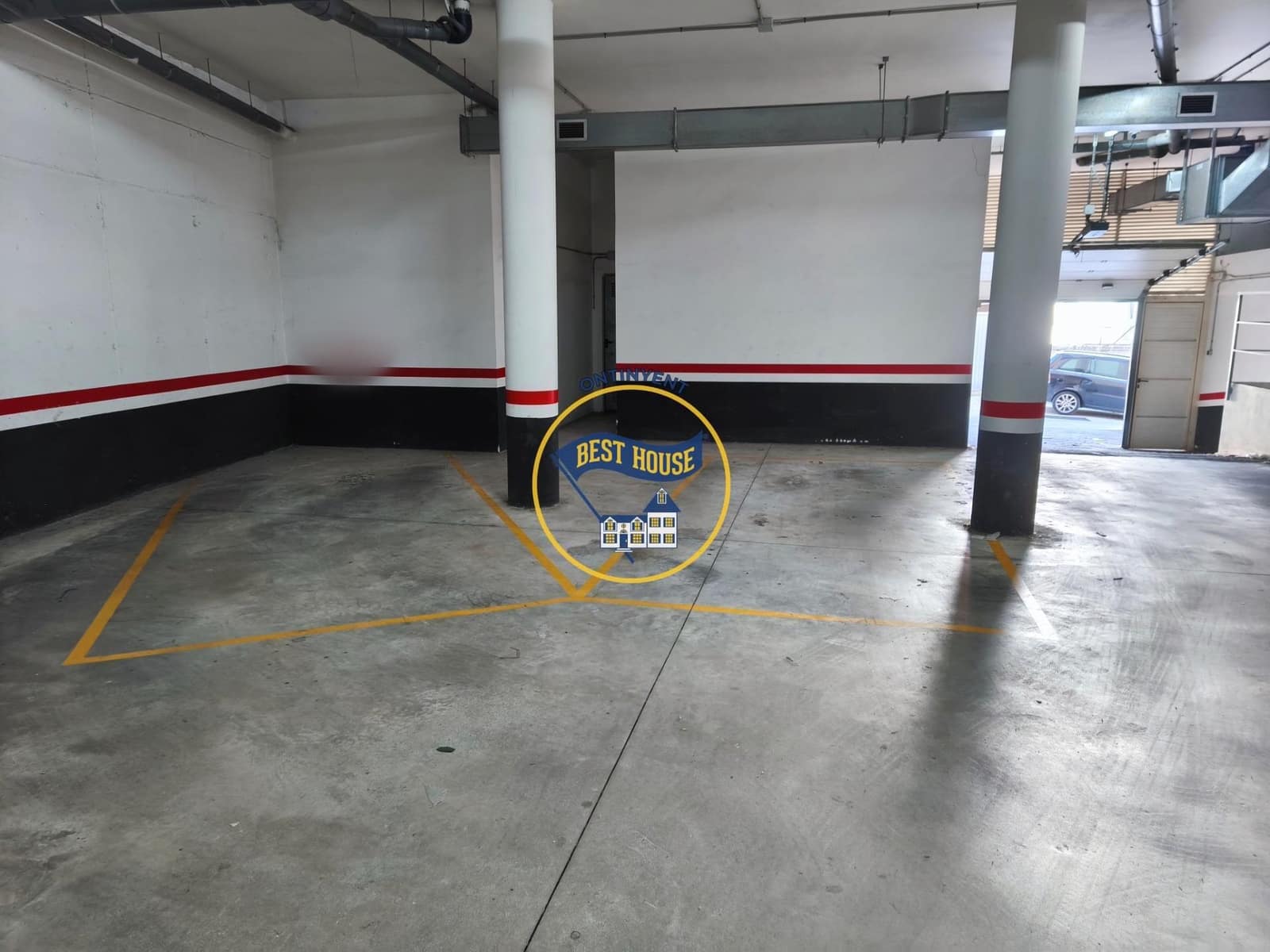 Autotalli myytävänä paikassa Agullent - 11 000 € (Ref: 9966781)