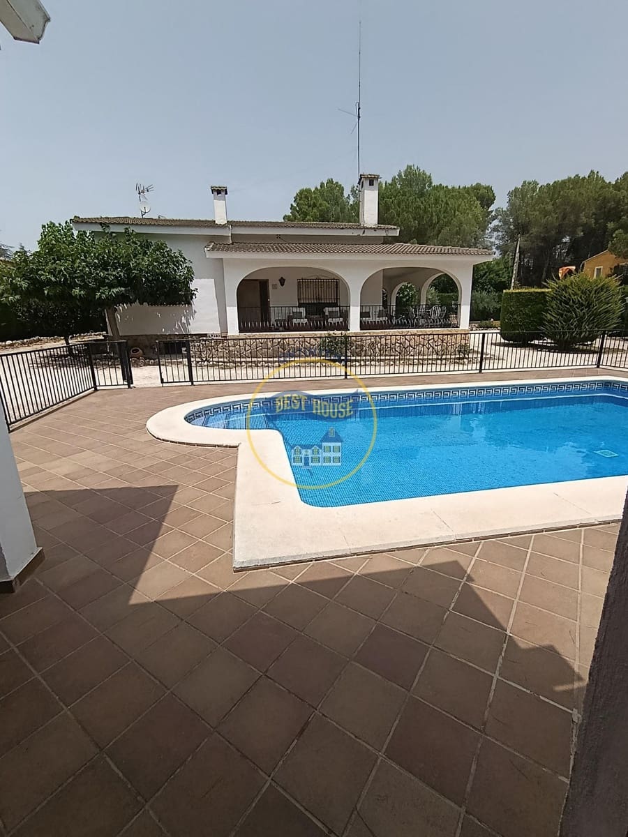 4 soveværelse Villa til salg i Ontinyent med swimmingpool garage - € 400.000 (Ref: 9975591)