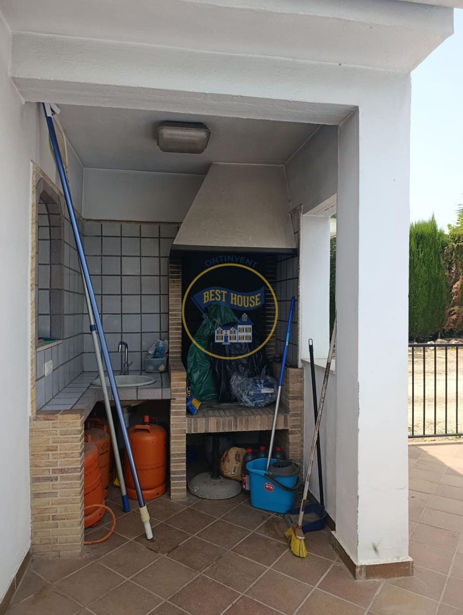 4 soveværelse Villa til salg i Ontinyent med swimmingpool garage - € 400.000 (Ref: 9975591)