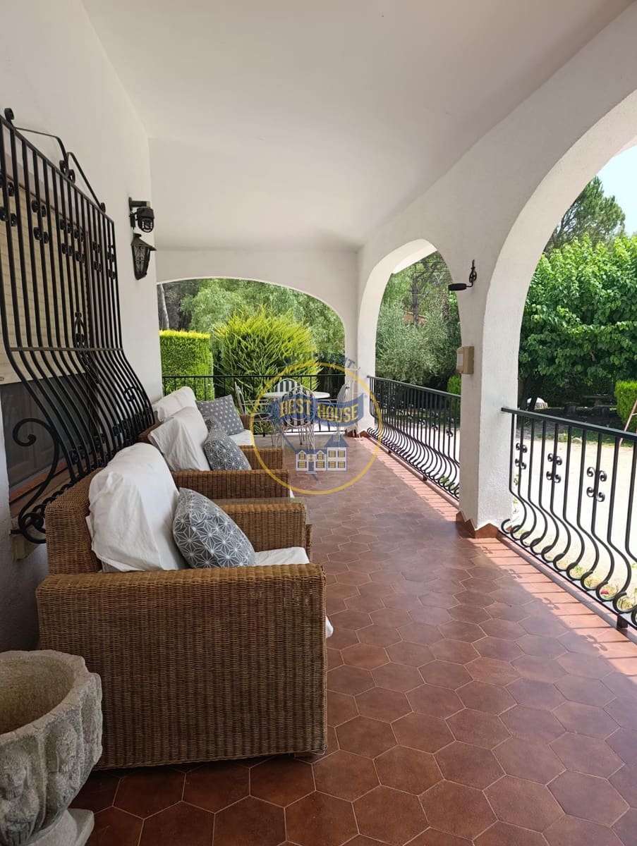 4 soveværelse Villa til salg i Ontinyent med swimmingpool garage - € 400.000 (Ref: 9975591)