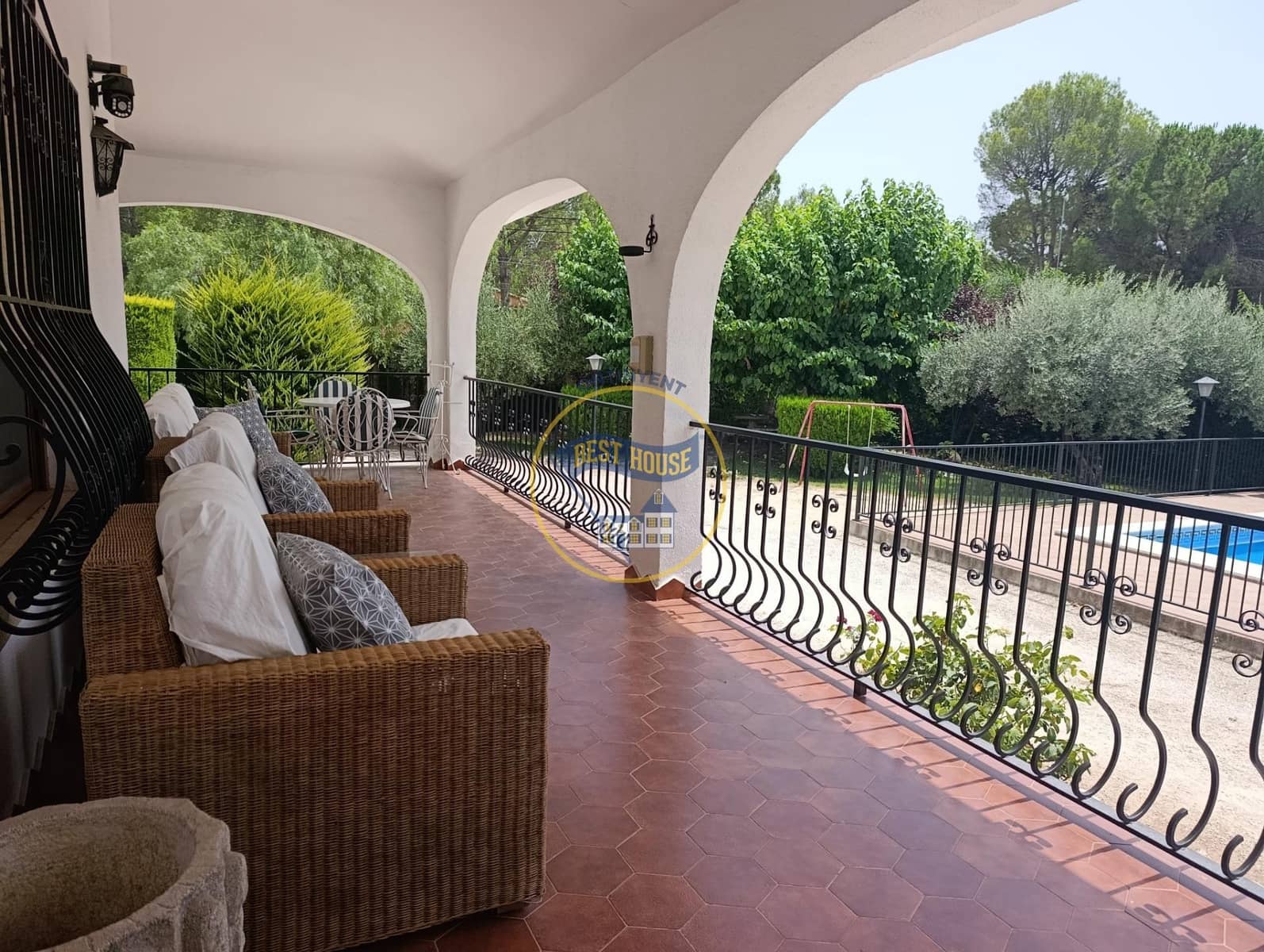 4 soveværelse Villa til salg i Ontinyent med swimmingpool garage - € 400.000 (Ref: 9975591)