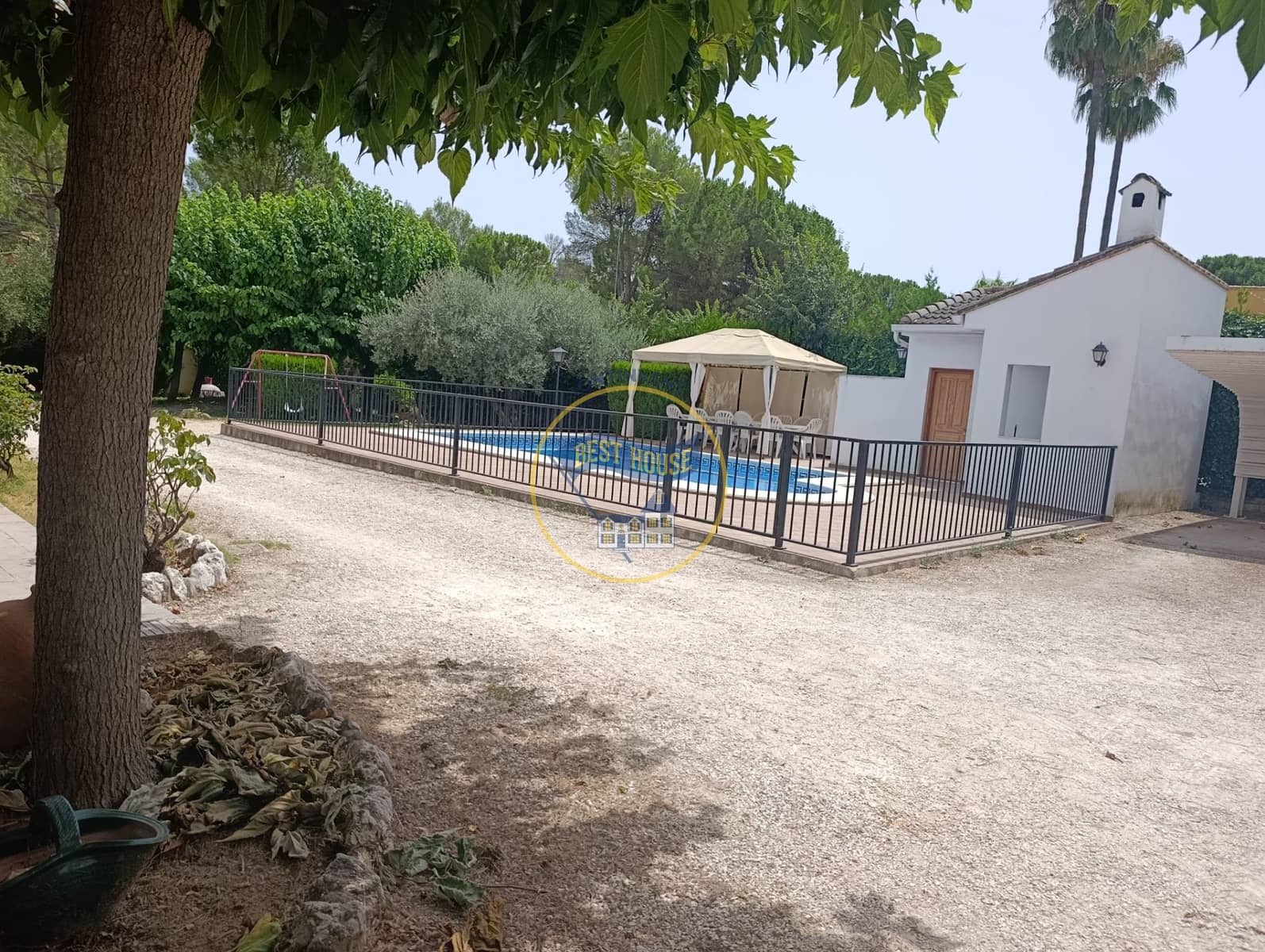 4 soveværelse Villa til salg i Ontinyent med swimmingpool garage - € 400.000 (Ref: 9975591)
