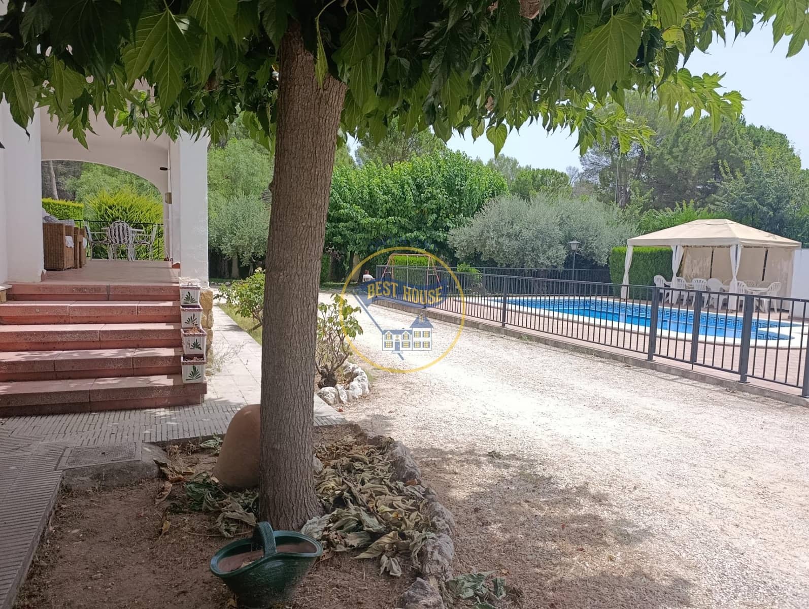 4 soveværelse Villa til salg i Ontinyent med swimmingpool garage - € 400.000 (Ref: 9975591)