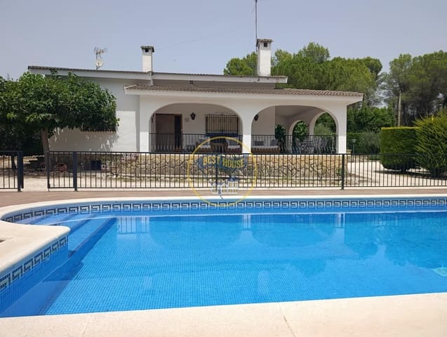 4 soveværelse Villa til salg i Ontinyent med swimmingpool garage - € 400.000 (Ref: 9975591)