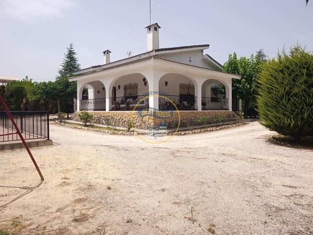 4 soveværelse Villa til salg i Ontinyent med swimmingpool garage - € 400.000 (Ref: 9975591)