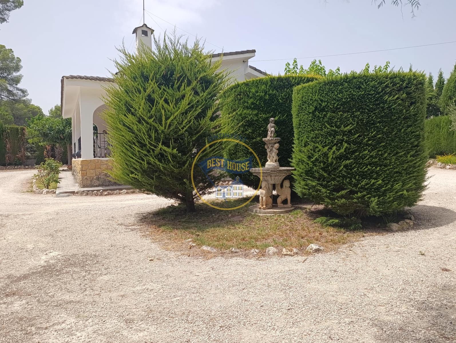 4 soveværelse Villa til salg i Ontinyent med swimmingpool garage - € 400.000 (Ref: 9975591)