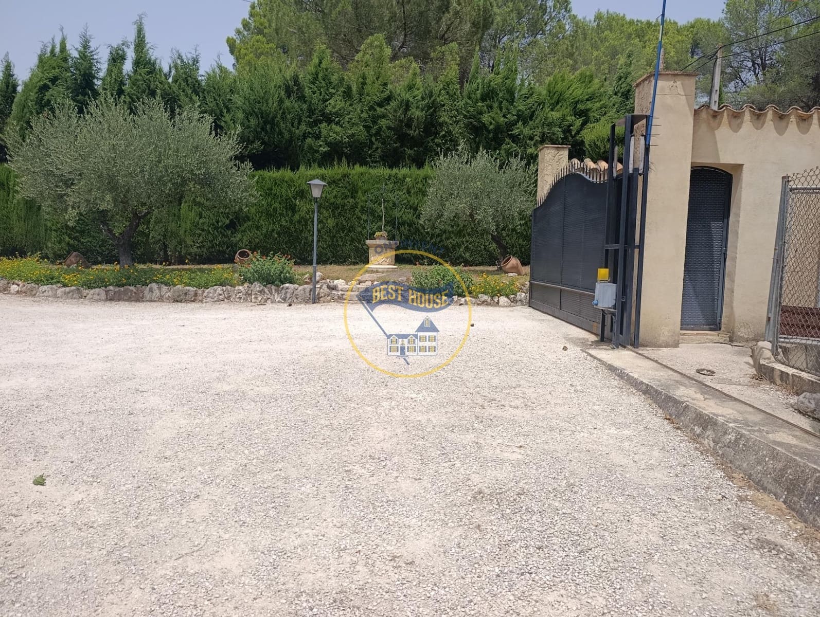 4 soveværelse Villa til salg i Ontinyent med swimmingpool garage - € 400.000 (Ref: 9975591)