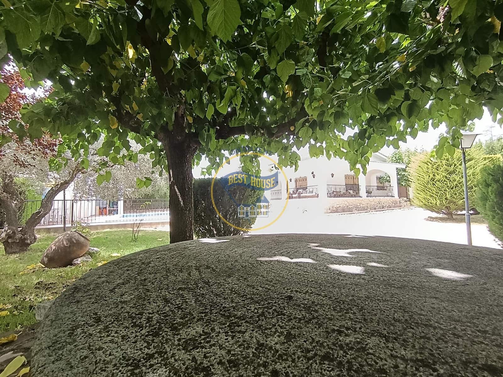 4 soveværelse Villa til salg i Ontinyent med swimmingpool garage - € 400.000 (Ref: 9975591)