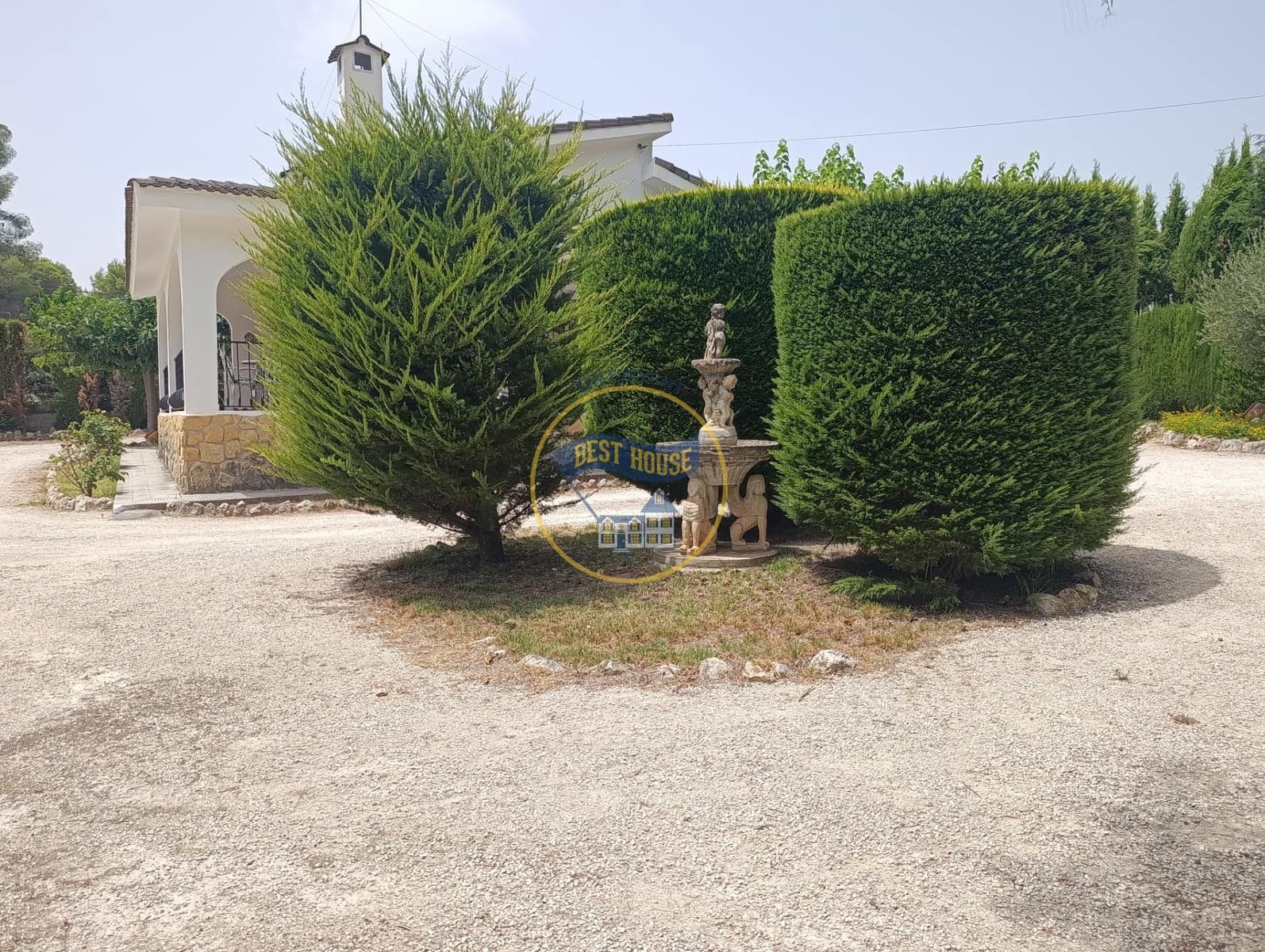 4 soveværelse Villa til salg i Ontinyent med swimmingpool garage - € 400.000 (Ref: 9975591)