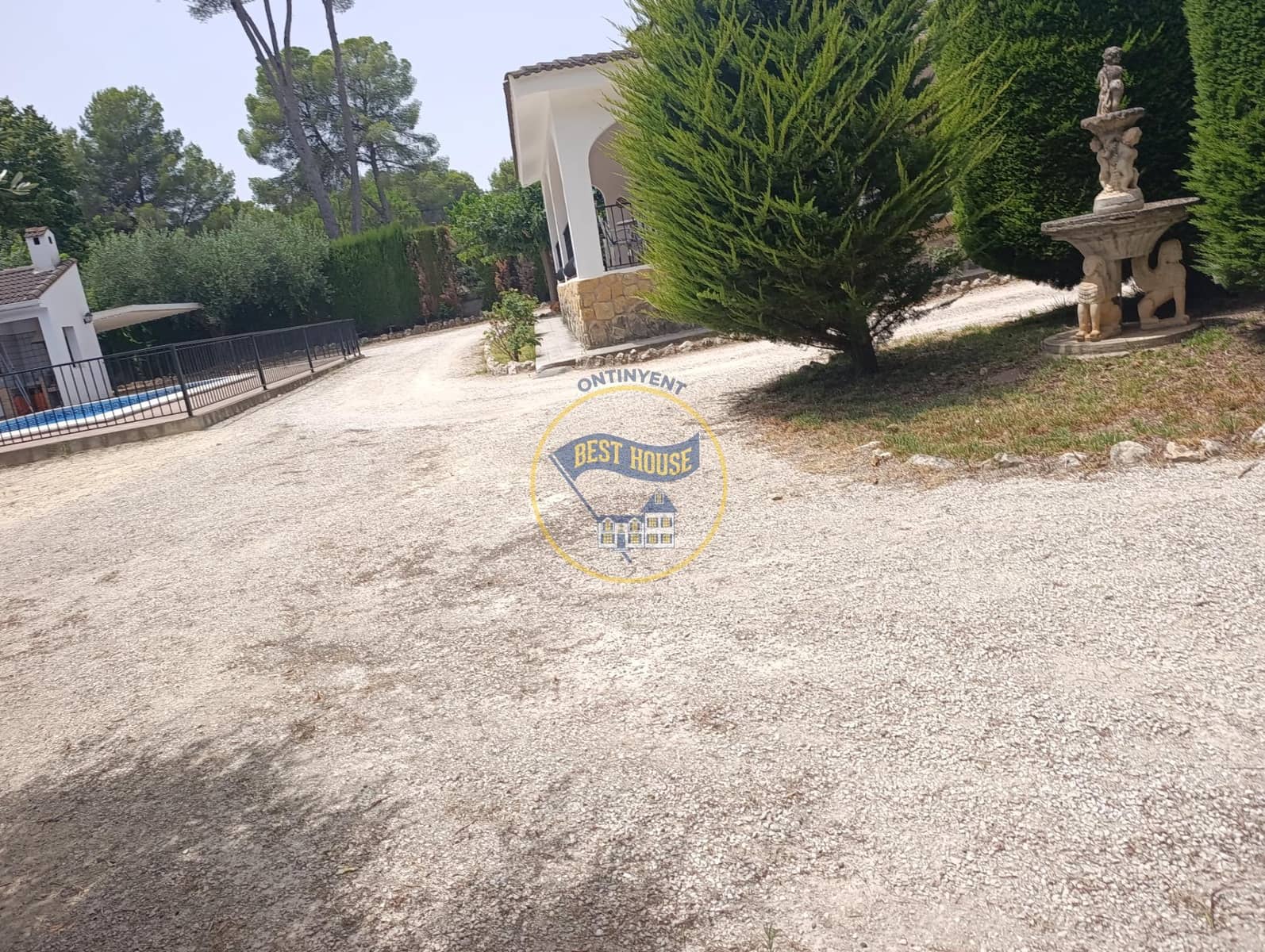 4 soveværelse Villa til salg i Ontinyent med swimmingpool garage - € 400.000 (Ref: 9975591)