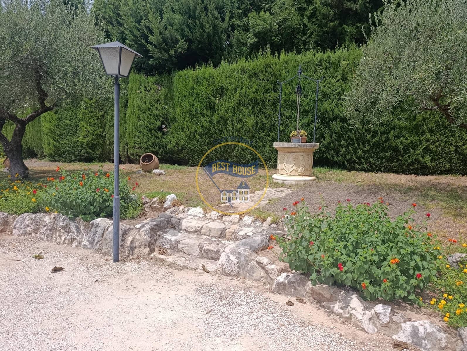 4 soveværelse Villa til salg i Ontinyent med swimmingpool garage - € 400.000 (Ref: 9975591)