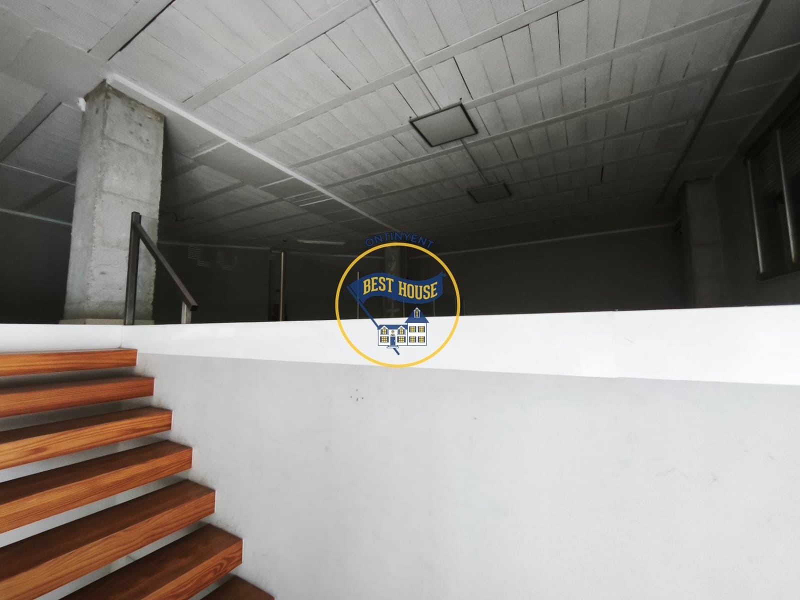 Commercieel te koop in Ontinyent - € 140.000 (Ref: 9994399)