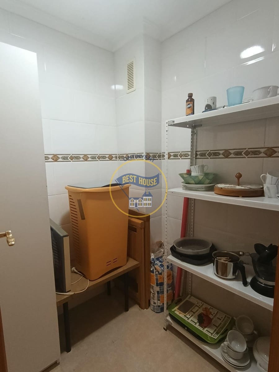 3 slaapkamer Flat te koop in Albaida - € 80.000 (Ref: 9999692)