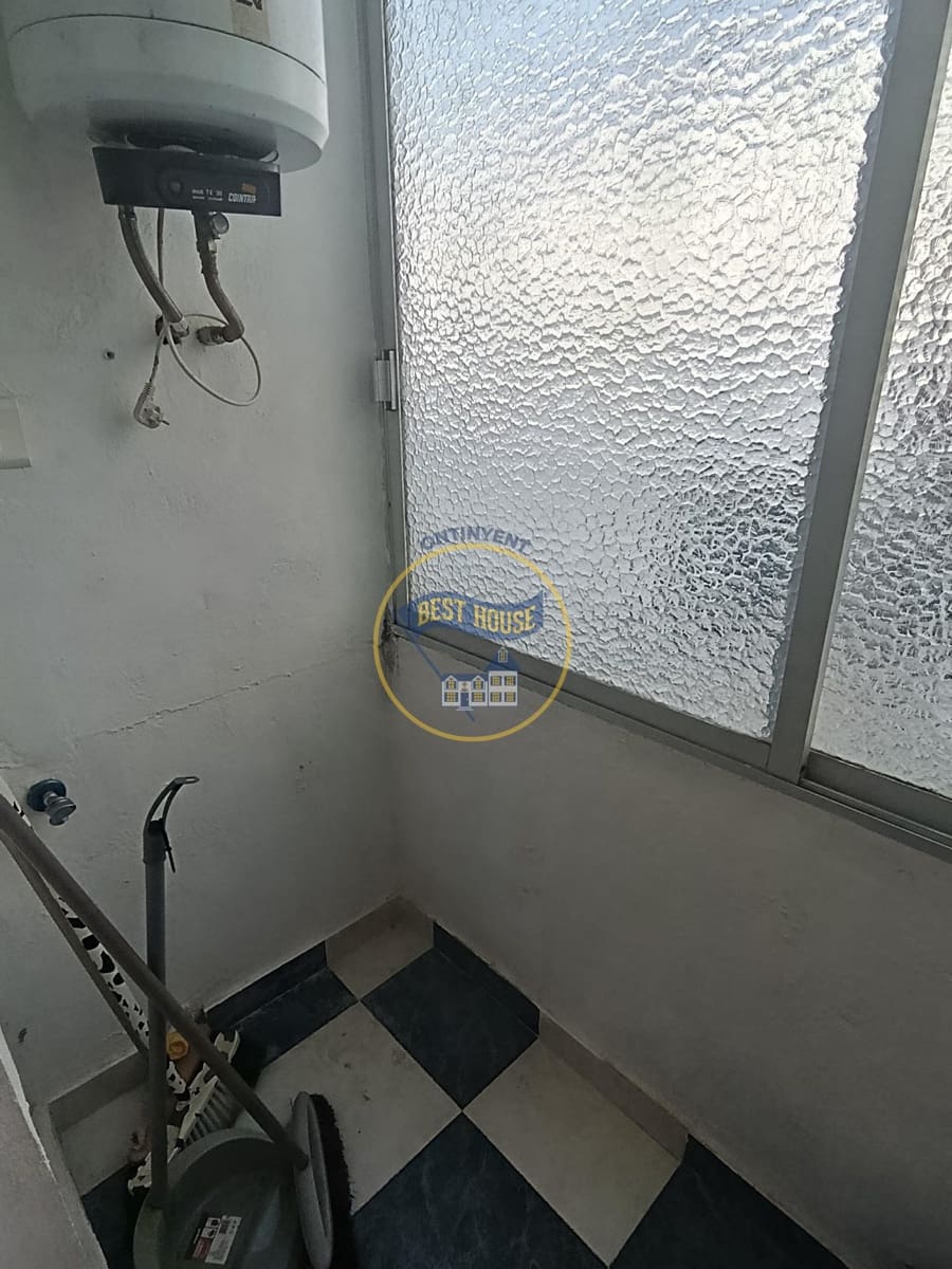 3 slaapkamer Flat te koop in Albaida - € 80.000 (Ref: 9999692)
