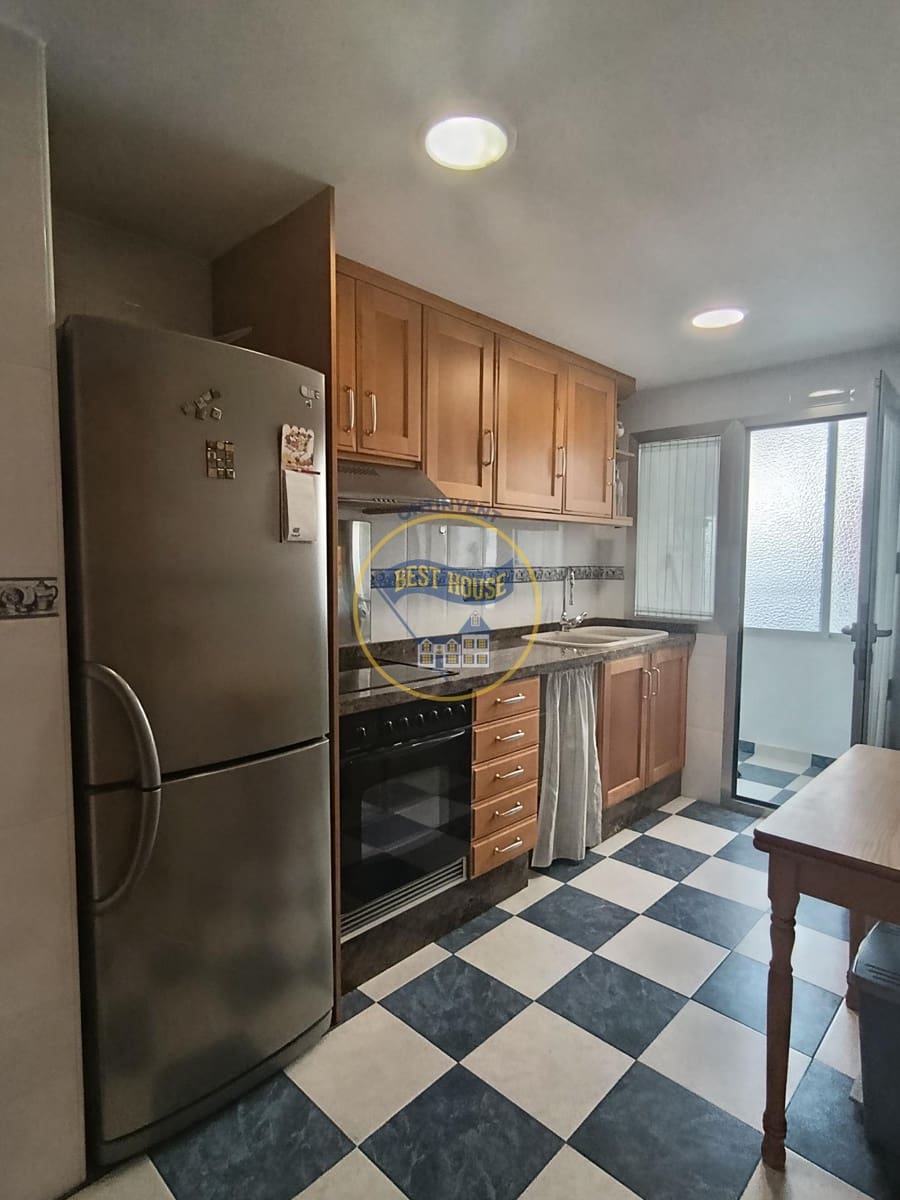 3 slaapkamer Flat te koop in Albaida - € 80.000 (Ref: 9999692)
