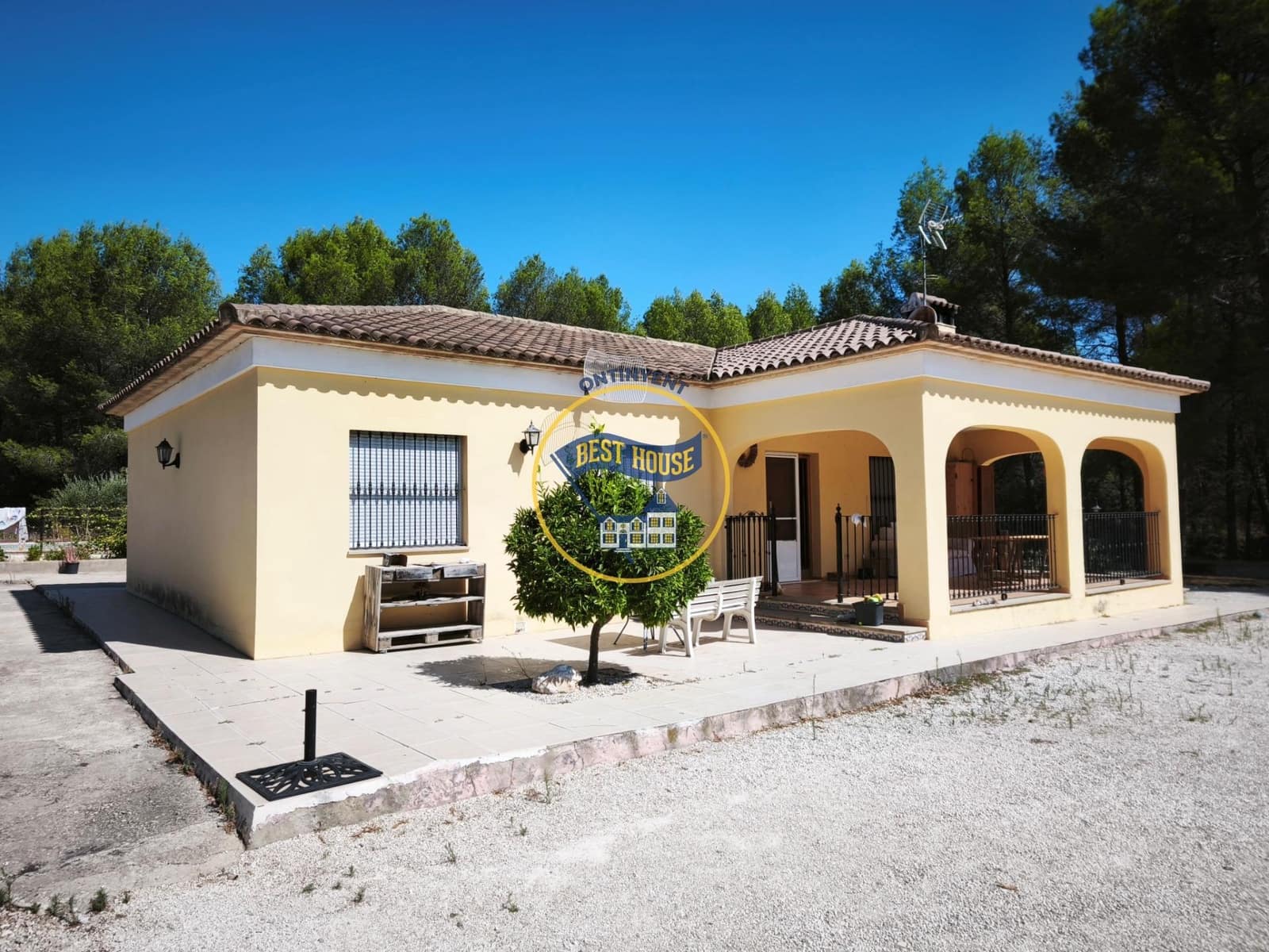 4 slaapkamer Villa te koop in Ontinyent met zwembad - € 245.000 (Ref: 9999693)