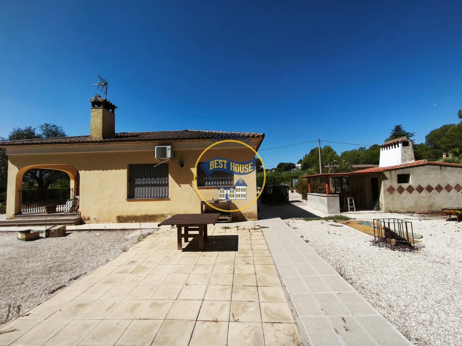 4 slaapkamer Villa te koop in Ontinyent met zwembad - € 245.000 (Ref: 9999693)