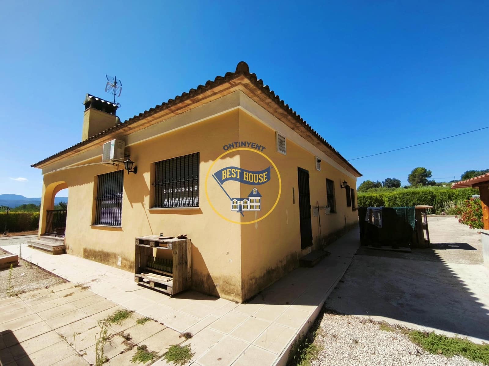 4 slaapkamer Villa te koop in Ontinyent met zwembad - € 245.000 (Ref: 9999693)