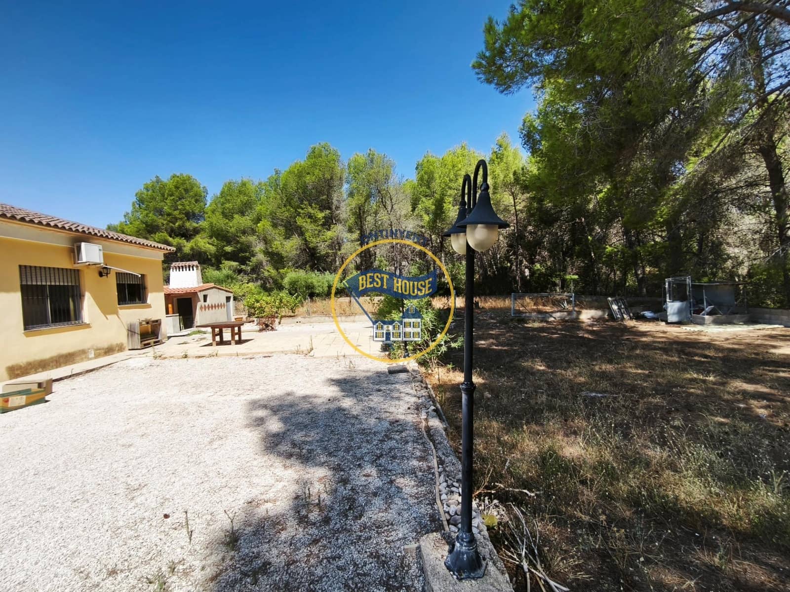 4 slaapkamer Villa te koop in Ontinyent met zwembad - € 245.000 (Ref: 9999693)