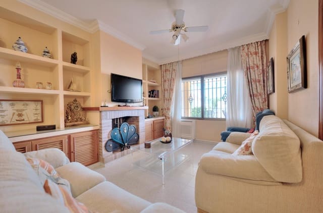 4 sovrum Radhus till salu i Ayamonte med garage - 385 000 € (Ref: 10120059)