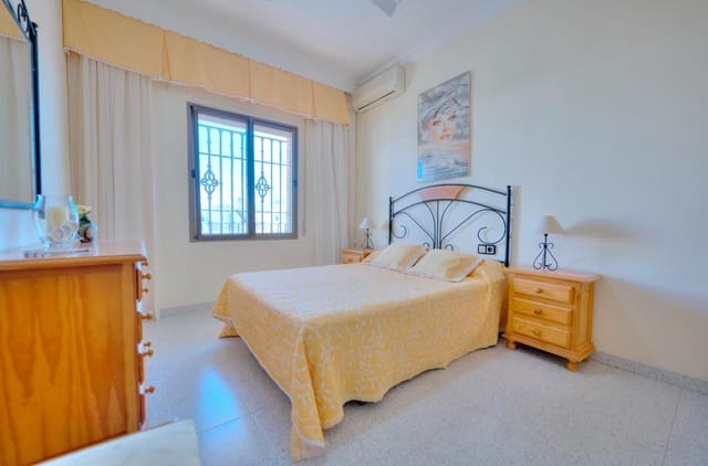 4 sovrum Radhus till salu i Ayamonte med garage - 385 000 € (Ref: 10120059)